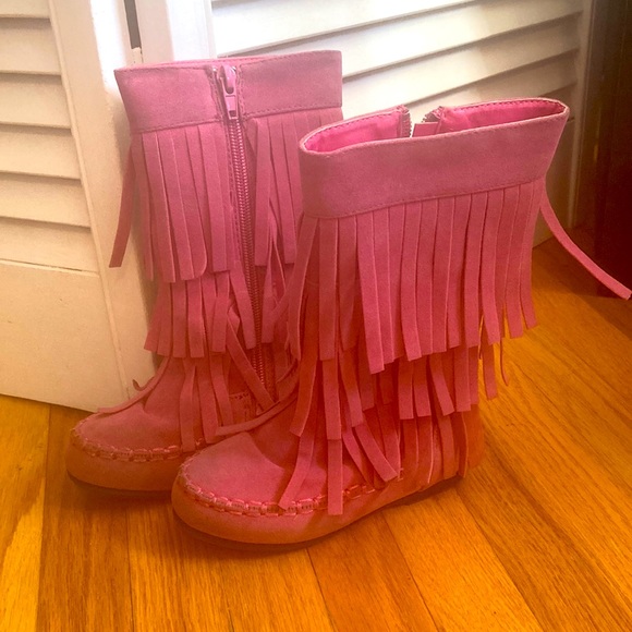 Size 8 toddler Moccasin boots for girls in pink - Picture 1 of 3